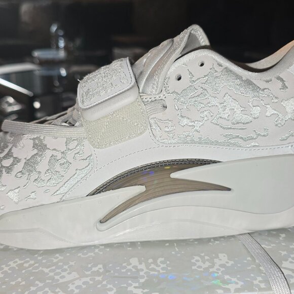 Jordan Zion 3 SE - Picture 2 of 9